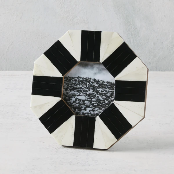 Nikki Chu - Ollie Frame 3 Nikki Chu - Ollie Frame